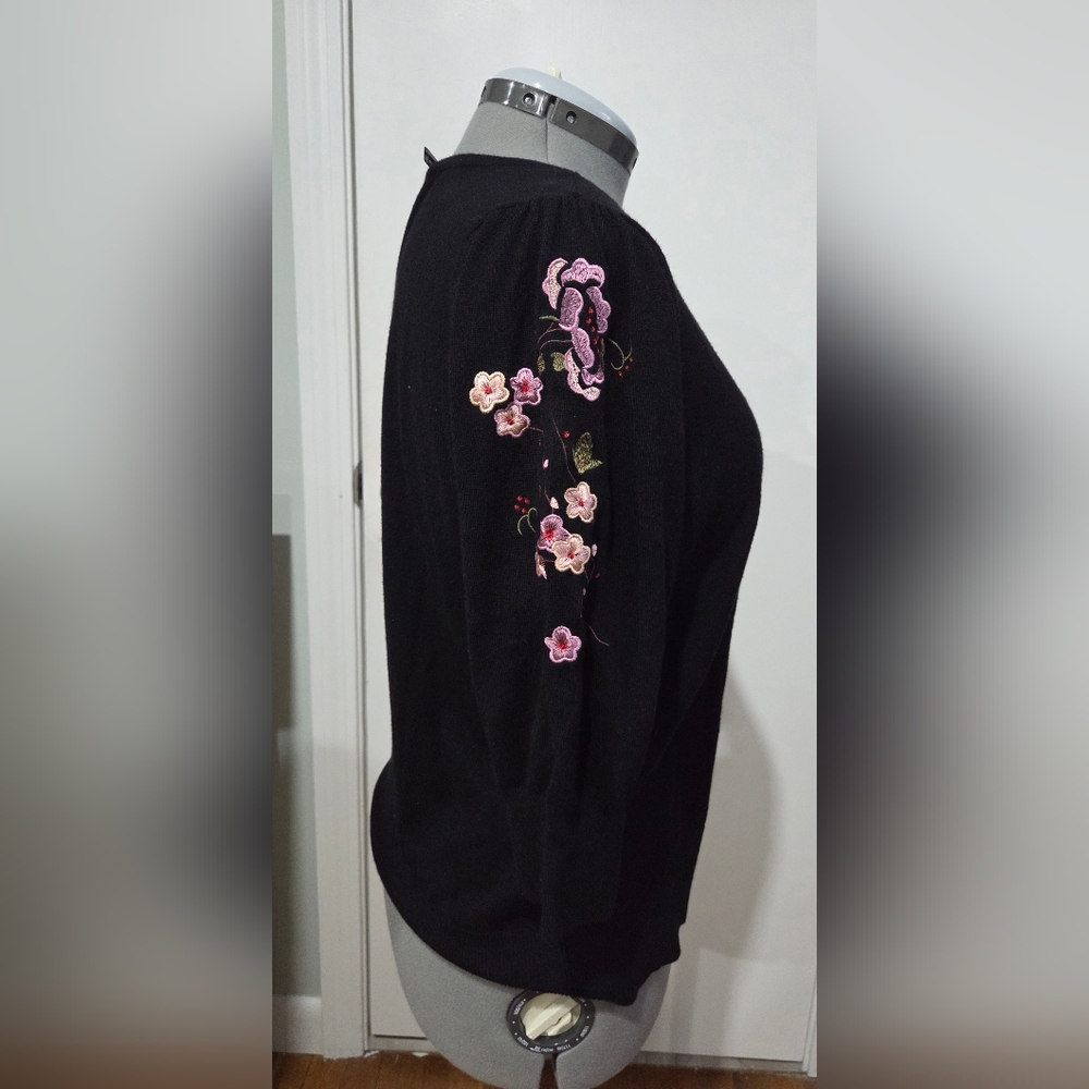 Roz & Ali Black Knit Top